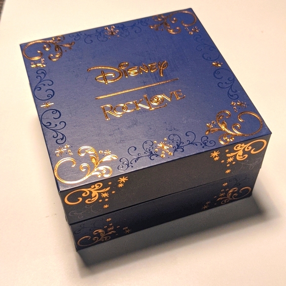 Rocklove x Disney Cinderella Pumpkin Coach Necklace - Picture 5 of 5